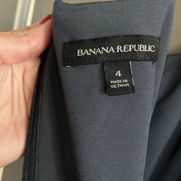 Excellent Condition Banana Republic Satin Ruffle Dress - Picture 4 of 5